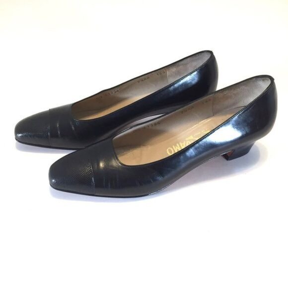 Salvatore Ferragamo Womens Black Block Heel Pumps Cap Toe size 7.5 AA Narrow - Picture 3 of 8